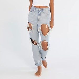 BDG High Waisted Mom Jean - Destroyed Light Wash